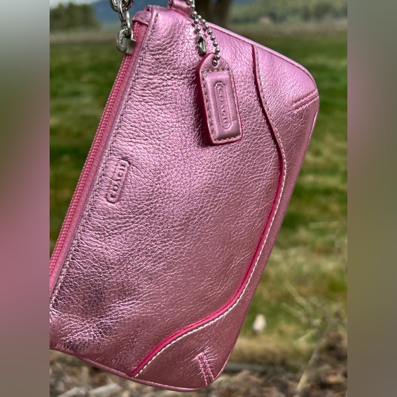 COACH SoHo Metallic Pink Leather Wristlet - Picture 5 of 6
